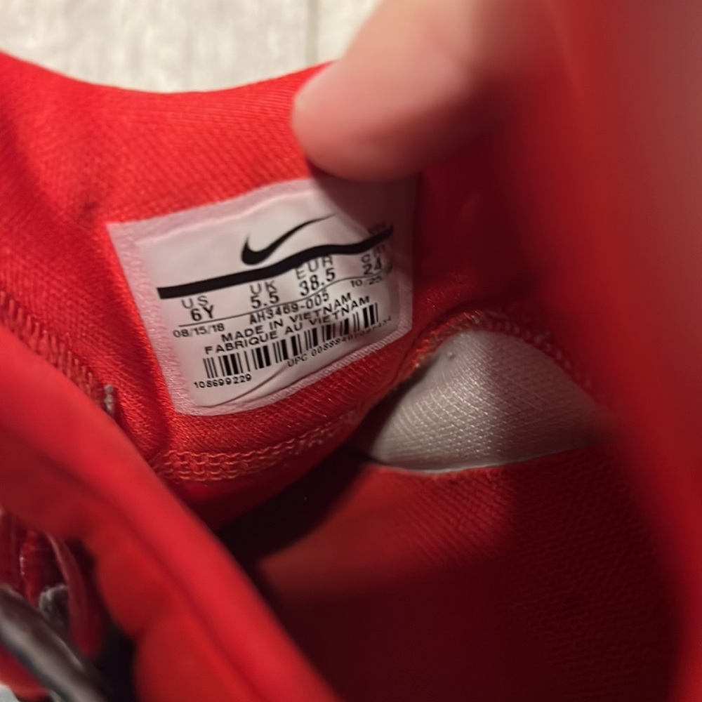 Nike Rival 6Y Red and Gray Shoes - Picture 7 of 8